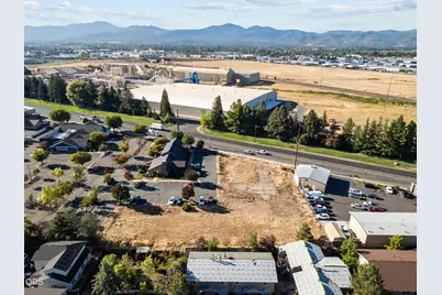 2698 N Pacific Highway, Medford, OR 97501 - Photo 11