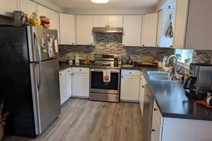 539 James St, Talent, OR 97540 - Photo 3