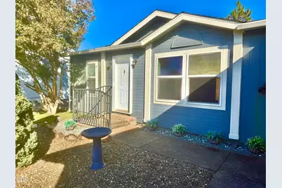 24 Bridgeport Drive, Eagle Point, OR 97524 - Photo 3