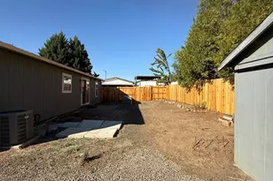 24 Bridgeport Dr, Eagle Point, OR 97524 - Photo 21