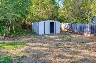 130 Sharon Dr, Phoenix, OR 97535 - Photo 11