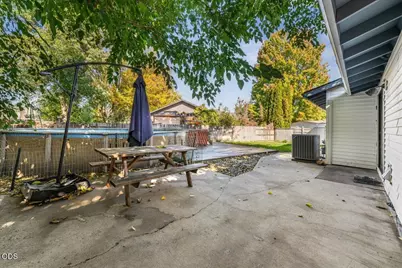 2951 Barclay Road, Medford, OR 97504 - Photo 11