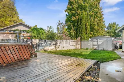 2951 Barclay Road, Medford, OR 97504 - Photo 3