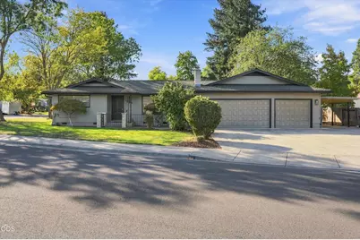 1282 S Oakdale Avenue, Medford, OR 97501 - Photo 1