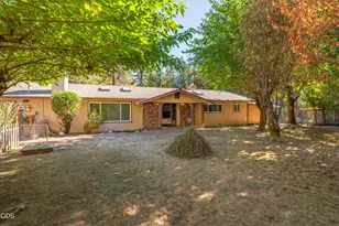 110 White Fir Dr, Grants Pass, OR 97526 - Photo 1