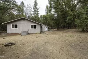 5920 Hwy 238, Jacksonville, OR 97530 - Photo 25