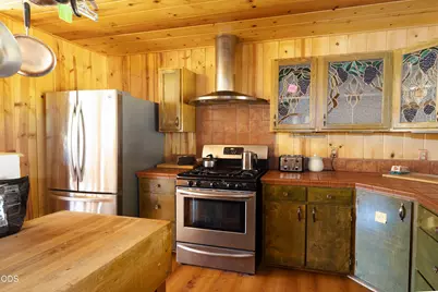 37010 Redwood Highway, Cave Junction, OR 97523 - Photo 13