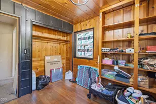 1146 NE D St, Grants Pass, OR 97526 - Photo 3