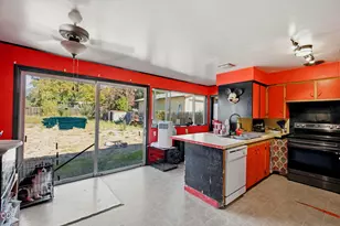 1146 NE D St, Grants Pass, OR 97526 - Photo 7