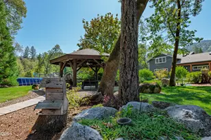 275 Marble Mountain Rd, Grants Pass, OR 97527 - Photo 45
