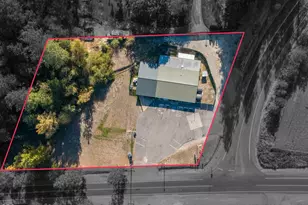 5229 Redwood Ave, Grants Pass, OR 97527 - Photo 1