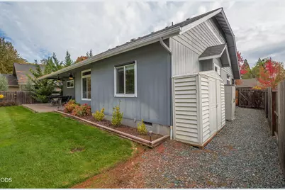 308 SW Hudson Lane, Grants Pass, OR 97526 - Photo 33