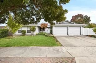 1249 La Loma Dr, Medford, OR 97504 - Photo 1