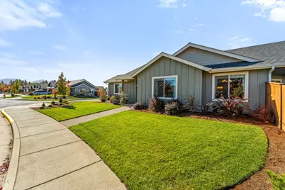 2804 SW Eastwood Lane, Grants Pass, OR 97527 - Photo 3