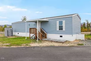 135 N Phoenix Rd, Phoenix, OR 97535 - Photo 1