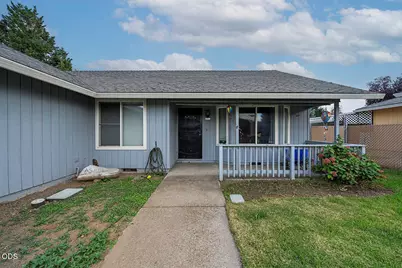922 Hopkins Road, Central Point, OR 97502 - Photo 3