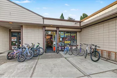 752 Hopkins Road, Central Point, OR 97502 - Photo 5