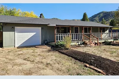 411 Placer Street, Rogue River, OR 97537 - Photo 1