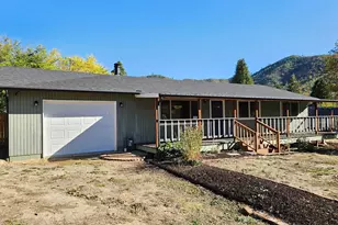 411 Placer St, Rogue River, OR 97537 - Photo 1