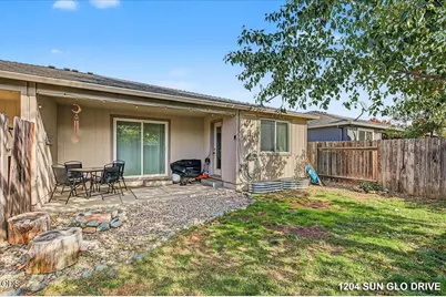 1202 SW Sun Glo Drive, Grants Pass, OR 97527 - Photo 17