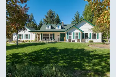 366 Springbrook Drive, Grants Pass, OR 97527 - Photo 1