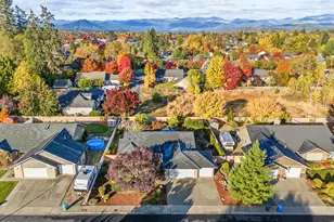 1196 Moon Glo Dr, Grants Pass, OR 97527 - Photo 1