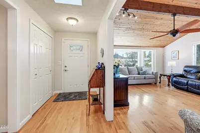 2867 Spring Hills Drive, Medford, OR 97504 - Photo 5