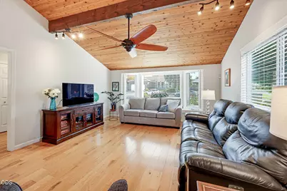 2867 Spring Hills Drive, Medford, OR 97504 - Photo 7