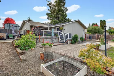 2867 Spring Hills Drive, Medford, OR 97504 - Photo 31