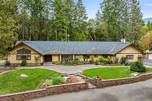 355 Copper Dr, Grants Pass, OR 97527 - Photo 1