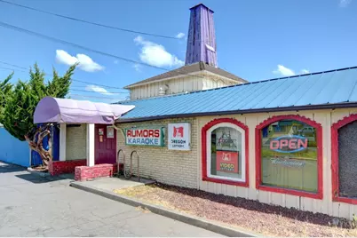 1206 N Riverside Avenue, Medford, OR 97501 - Photo 1