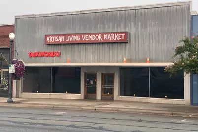 626 SW 6th Street, Grants Pass, OR 97526 - Photo 1