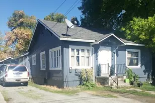 728 W 11th St, Medford, OR 97501 - Photo 1