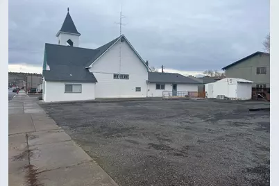 164 SE D Street, Madras, OR 97741 - Photo 1