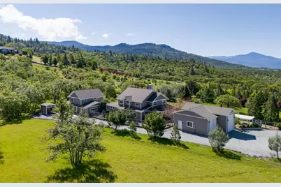 1234 Gardner Way, Medford, OR 97504 - Photo 1