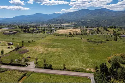 184 E Valley View Road, Ashland, OR 97520 - Photo 1