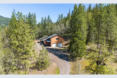 23210 E Evans Creek Road, Central Point, OR 97502 - Photo 1