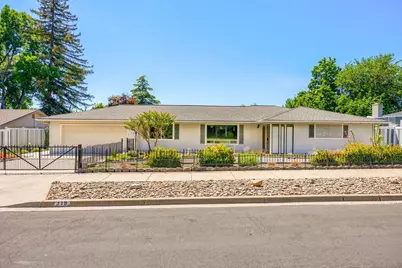 318 Tan Oak Drive, Medford, OR 97504 - Photo 1