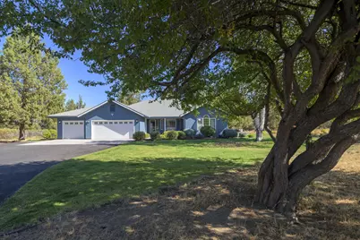 9727 NW Oak Avenue, Redmond, OR 97756 - Photo 1