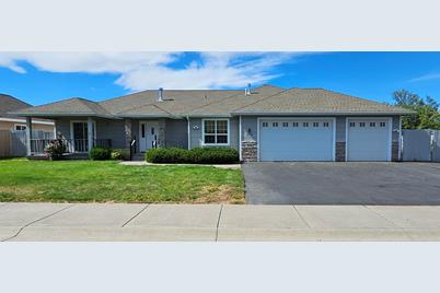 6320 Altadena Drive, Klamath Falls, OR 97603 - Photo 1