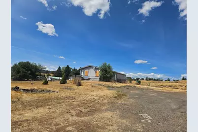 5275 Mahan Avenue, Klamath Falls, OR 97601 - Photo 1