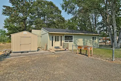 750 Ayres Road, Eagle Point, OR 97524 - Photo 1