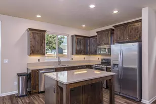 61241 SE Brock Ln, Bend, OR 97702 - Photo 1