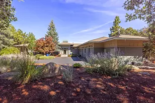 10109 Cinnamon Teal Dr, Klamath Falls, OR 97601 - Photo 1