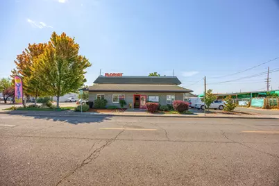 326 Kennet Street, Medford, OR 97501 - Photo 1