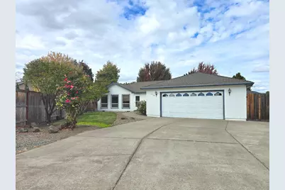 1738 Jessica Circle, Central Point, OR 97502 - Photo 1