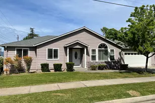 2101 Whittle Ave, Medford, OR 97504 - Photo 1