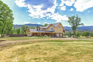 2030 Long Branch Rd, Eagle Point, OR 97524 - Photo 1