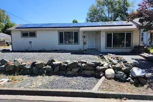 925 SW Laurel St, Grants Pass, OR 97526 - Photo 1