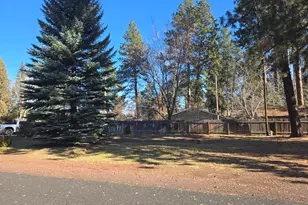 285 W Washington Ave, Sisters, OR 97759 - Photo 1